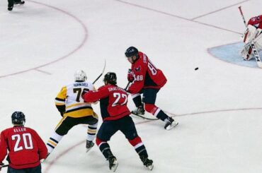Gotta See It: Hornqvist launches backhander past Holtby for 2-0 lead