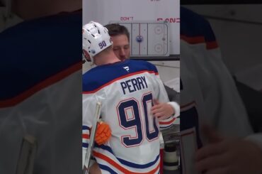 Oilers pay tribute to Couture 💙🦈🧡