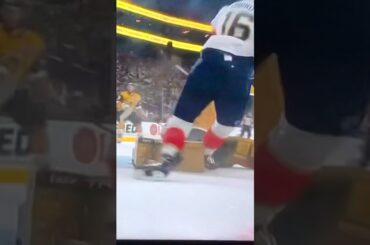 #33 Adin Hill putting on a goalie clinic early. *2 big saves*