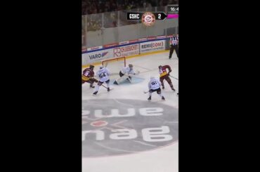 Efficace 🎯🙌 goal pour Genève-Servette HC #NationalLeague #icehockey #shorts