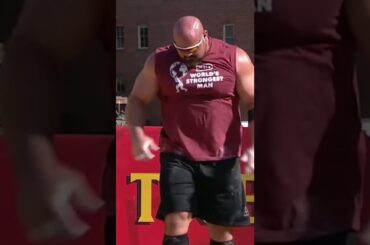 Brian Shaw takes it like a 4x champ 💪