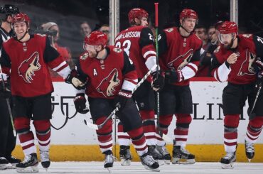 Phil Kessel tallies first goal as a Coyote