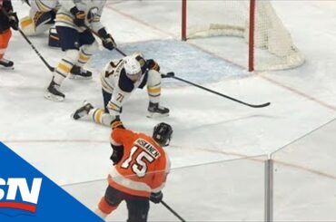 Matt Niskanen Scores Easy Goal After Beautiful Kevin Hayes Pass