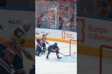 ￼Reilly Smith Scores Game 4 Winning Goal with 0.4 Seconds Left😱 #vegasgoldenknights #nhlplayoffs