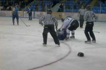 Luc Basque (T-S) vs Roger Hickey (Dal) 28 Jan. 2010.AVI