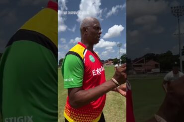 Good to see Courtney Walsh bowling action back again 🥹 #youtubeshorts