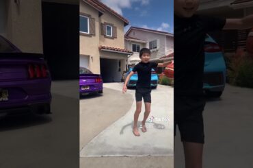 DRAKE'S TOOSIE SLIDE - BASKETBALL SLIDE