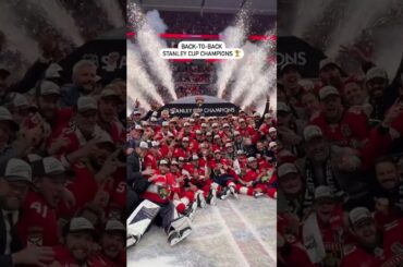 Florida Panthers Throw Up Deuces For Stanley Cup Team Photo ✌️