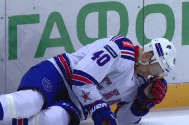 Сокрушительный силовой Робинсона на Кетове / Robinson delivers a punishing body check to Ketov