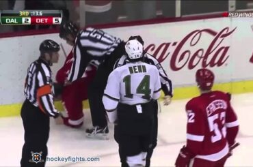 Jamie Benn vs Jakub Kindl Nov 12, 2011