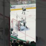 580 glove looks like it works. #GoalieGearSnob #PhilippGrubauer #TrueGoalie #SeattleKraken