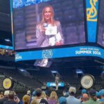 Nikki Glaser Announces the St. Louis Blues' 2025 NHL Draft Pick