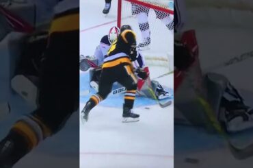 #16 Jason Zucker (20)