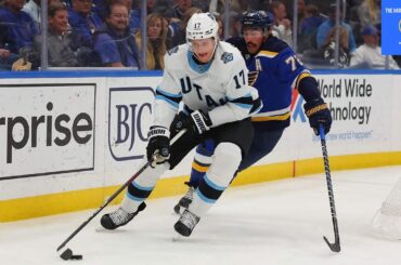 Blues Sign Nick Bjugstad