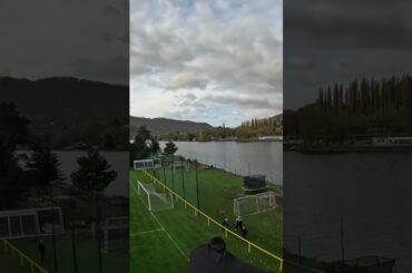 Paragliding Čerťák - přistání na malý plácek za fotbalovým hřištěm (2.11.2024)