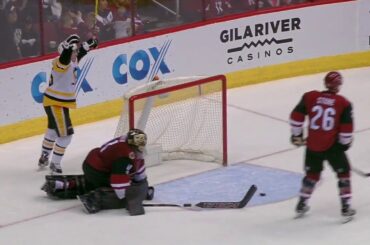 Gotta See It: Smith misplays the puck on many levels, gives Penguins easy goal