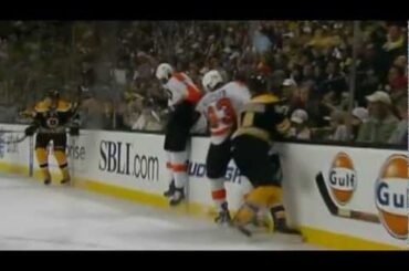 Jakub Voracek nails Dennis Seidenberg