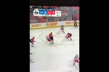 Huge hit by Brandon Montour: it may have prevented a goal (Florida Panthers vs New York Rangers)