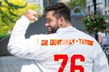 Laurent Duvernay-Tardif graduates from medical school