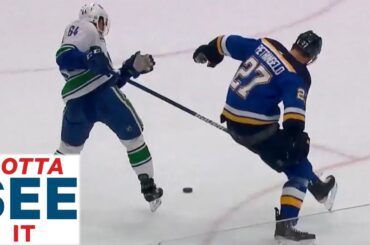 GOTTA SEE IT: Tyler Motte Pulls Off Incredible Move Before Scoring Shorthanded