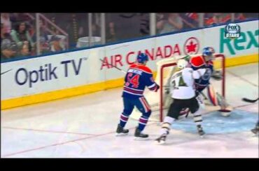 Brenden Dillon scores on a weird bouncer | 02.12.2013