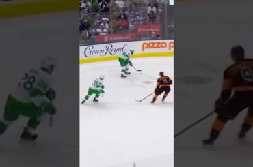 Jake Muzzin Snaps One Up High!! (March 15, 2019) #leafs #hockey