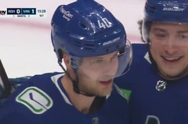 Andrei Kuzmenko assists on Pettersson's goal vs Predators (6 mar 2023)