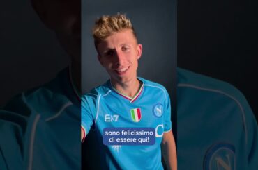LINDSTROM SALUTA I TIFOSI DEL NAPOLI: LE PAROLE DEL NUOVO ACQUISTO AZZURRO 🗣️💙 #shorts