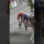 Disaster for Riley Sheehan 🫣 Jhonatan Naravez takes Stage 2 of the Deutschland Tour.