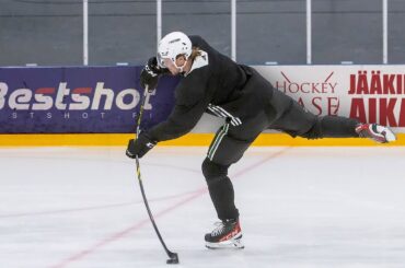 Hockey Base & Bestshot Miro Heiskanen training 01.08.2022