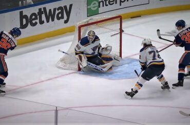 Oliver Wahlstrom Sneaks This One Past Binnington Short Side For The Opening Tally This Afternoon