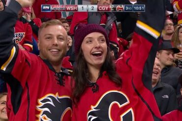 Monahan hammers home wrister (10/29/2017 WSH vs. CGY)