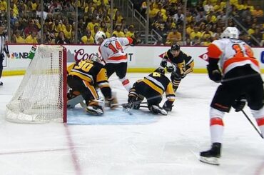 Couturier’s no-look feed helps Patrick score first playoff goal