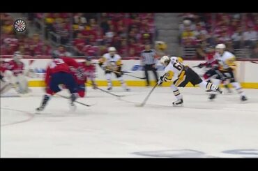Hagelin shows off soccer skills before firing it past Holtby