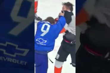 Первая драка сезона🔥 #khl #barys #thompson #барыс  #кхл #драка