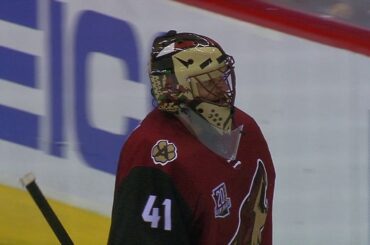 Gotta See It: Angel on Smith's shoulder says "don't smash your stick"