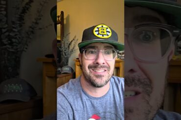 ZDENO CHARA RETURNS TO BOSTON BRUINS