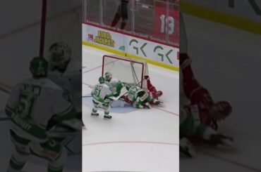 Leon Bristedt tacklar David Lilja (Rögle BK mot Timrå IK) (#Shorts)