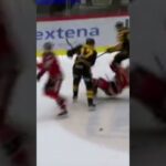 Pär Lindholm tacklar Pontus Andreasson (Skellefteå AIK mot Luleå HF) (#Shorts)