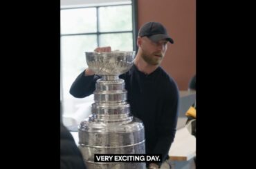 Sam Bennett, confirmed grandma's boy 🥹🏆