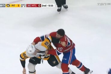 Jared Davidson livre un long et fougueux combat à Samuel Poulin