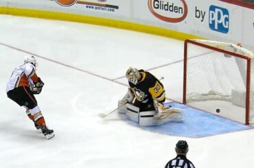 Cogliano makes the Penguins pay on shorthanded breakaway, Murray gets yanked
