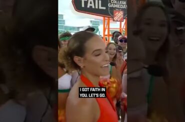 Does MATTHEW TKACHUK know (foot)BALL? 🏈🤔