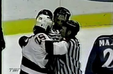 Devils vs Thrashers scrum and Colin White vs Andy Sutton (TSN Feed) - Mar 26, 2004