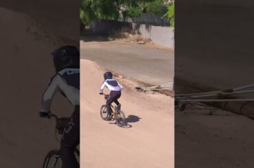 Sean Day getting some gates at Holeshot Challenge #bmx #bmxracing #bmxlife #bmxshorts #shorts