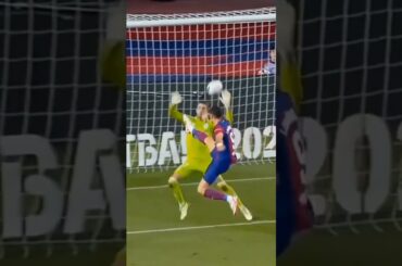 What an assist #fcbarcelona #joaofelix #lewandowski