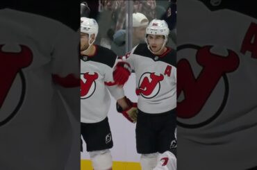 Timo Time! Meier opens scoring on Power Play! 😈 Timo Time! Meier eröffnet Scoring im Powerplay!