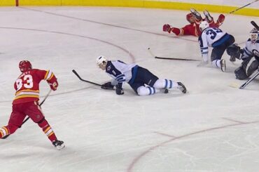 Bennett left alone, goes bar down on Hutchinson