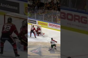 Jere Innala hattrick (Frölunda HC mot Luleå HF i Coop Norrbotten Arena i SHL i Sverige) (#Shorts)