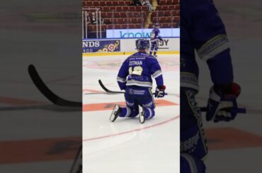 Kalle Östman pregame stretch